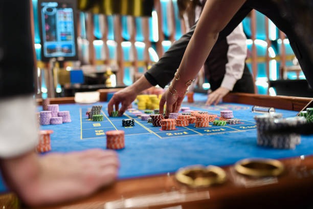 mahaspin login app showing live-dealer blackjack table and account dashboard